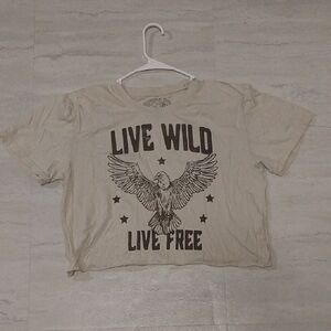 2/20$ Live Wild Live Free t shirt size medium